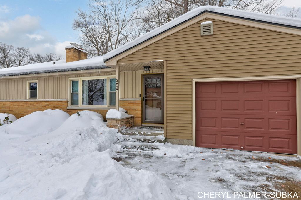 Photo of 3827 Michael Street, Muskegon, MI 49444 (MLS # 25062052)