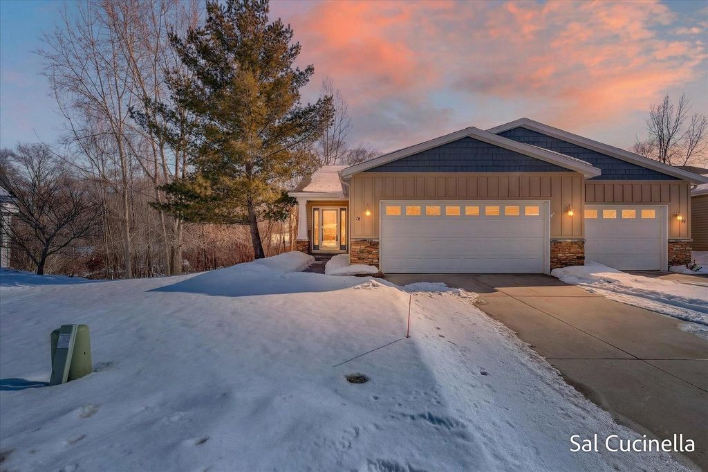 Photo of 78 Brewer Park Circle SE, Grand Rapids, MI 49548 (MLS # 26005660)