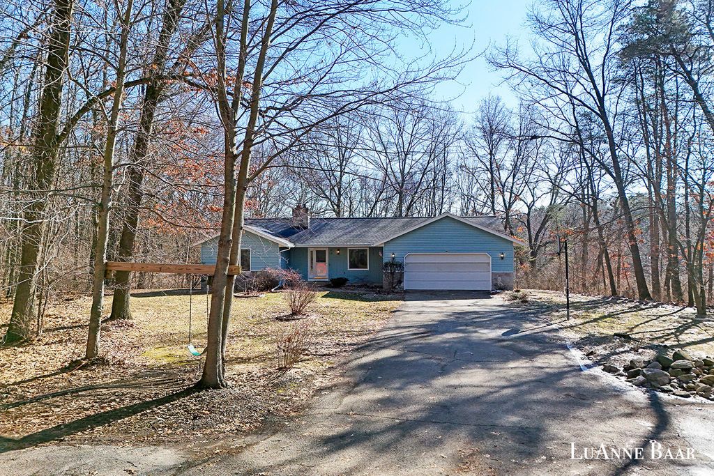Photo of 8050 Oakview Ridge Drive NE, Rockford, MI 49341 (MLS # 26008338)