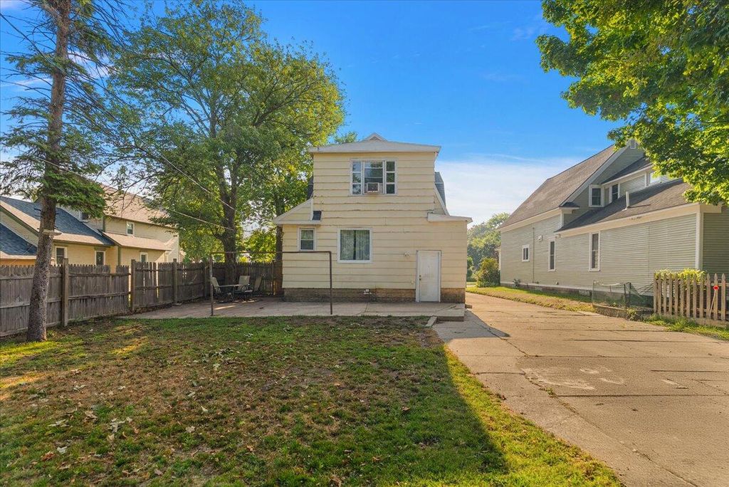 Photo of 544 College Avenue, Holland, MI 49423 (MLS # 25041707)