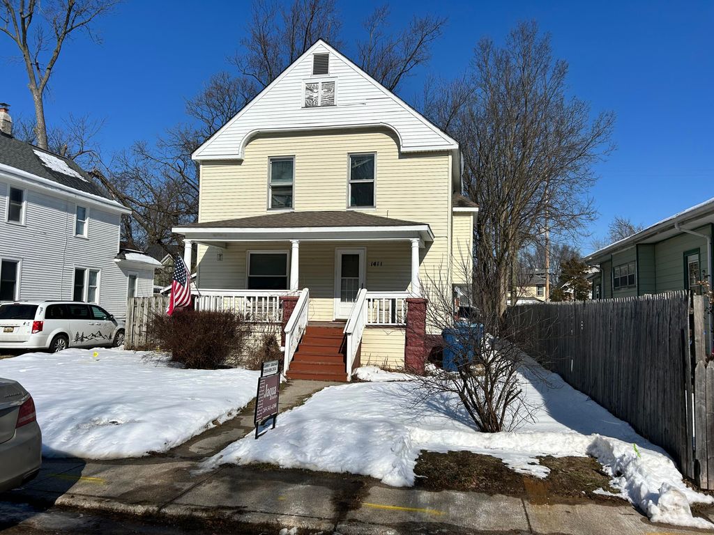 Photo of 1411 Egleston Avenue, Kalamazoo, MI 49001 (MLS # 26005362)