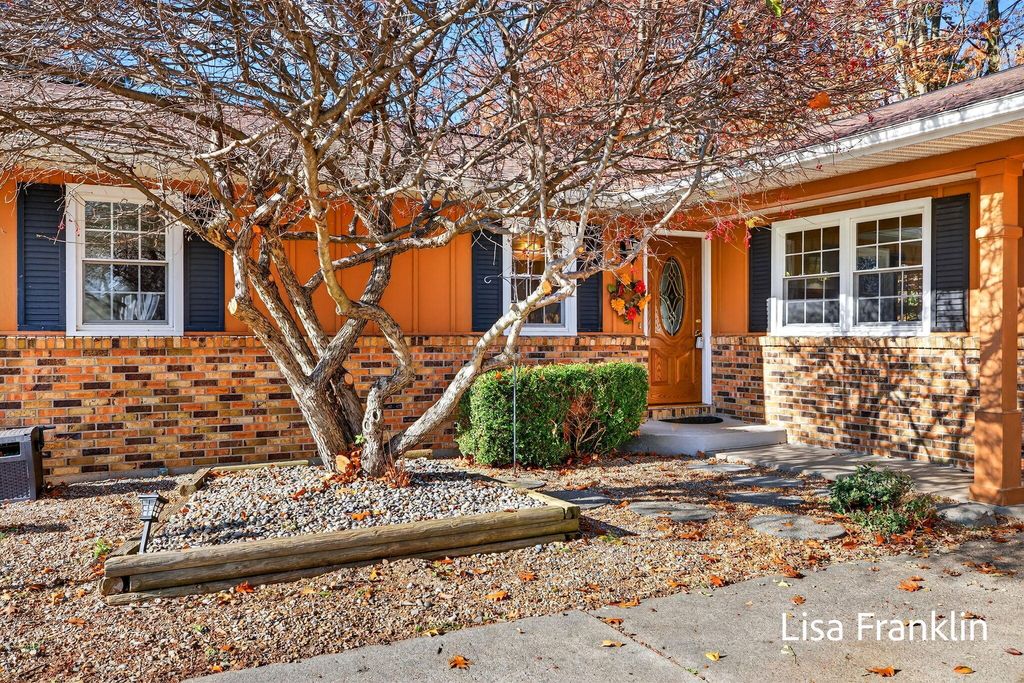 Photo of 16127 Harbor View Drive, Spring Lake, MI 49456 (MLS # 25059747)