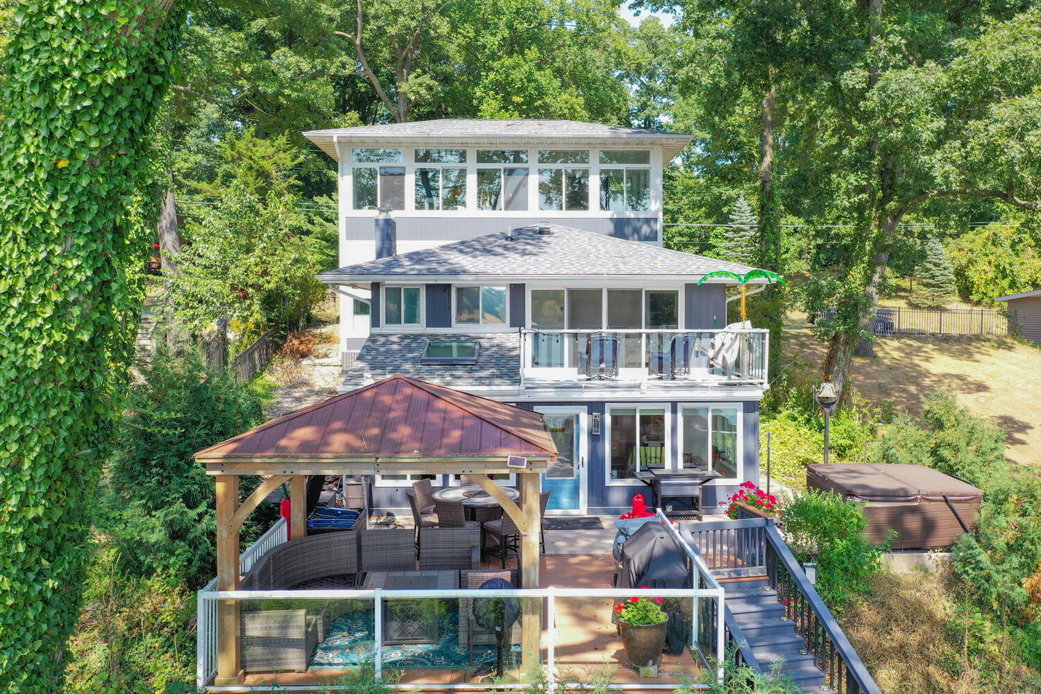 17437 Lakeview Drive