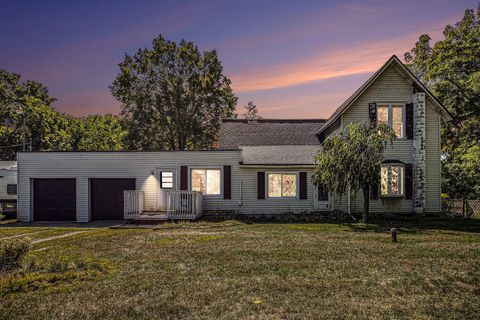 Photo of 5636 E UV Avenue, Vicksburg, MI 49097 (MLS # 25047149)