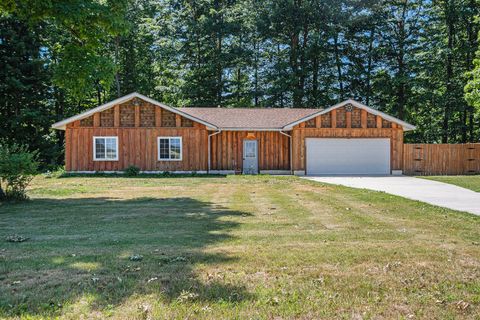 Photo of 3933 W Harrison Road, Hart, MI 49420 (MLS # 25034799)
