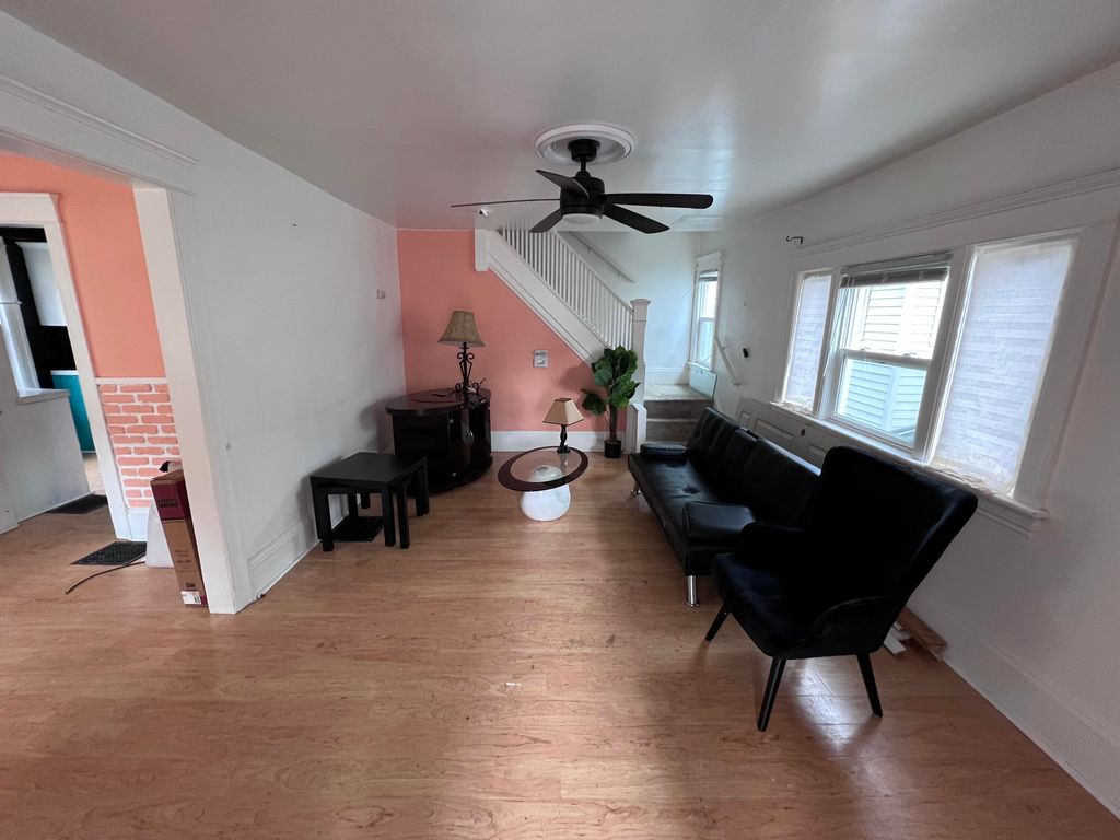 Photo of 1516 Plymouth Street, Jackson, MI 49203 (MLS # 25056189)