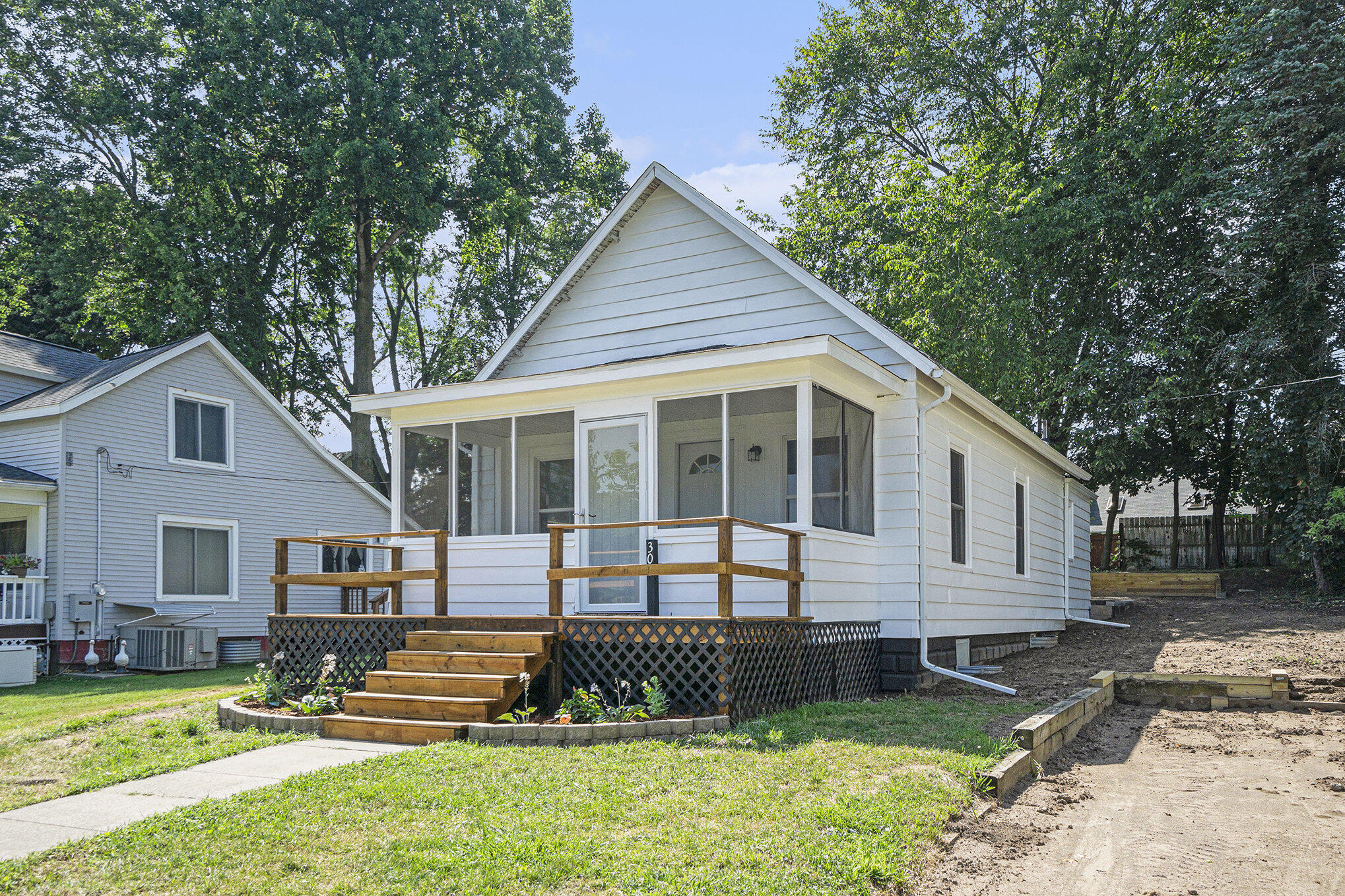 304 E Spring Street