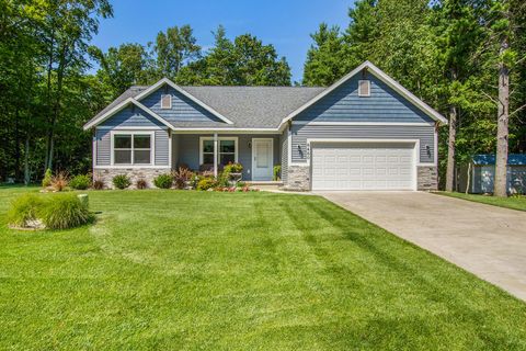 Photo of 6460 W Juliana Drive, Ludington, MI 49431 (MLS # 25054386) Photo of 6460 W Juliana Drive, Ludington, MI 49431 (MLS # 25054386)