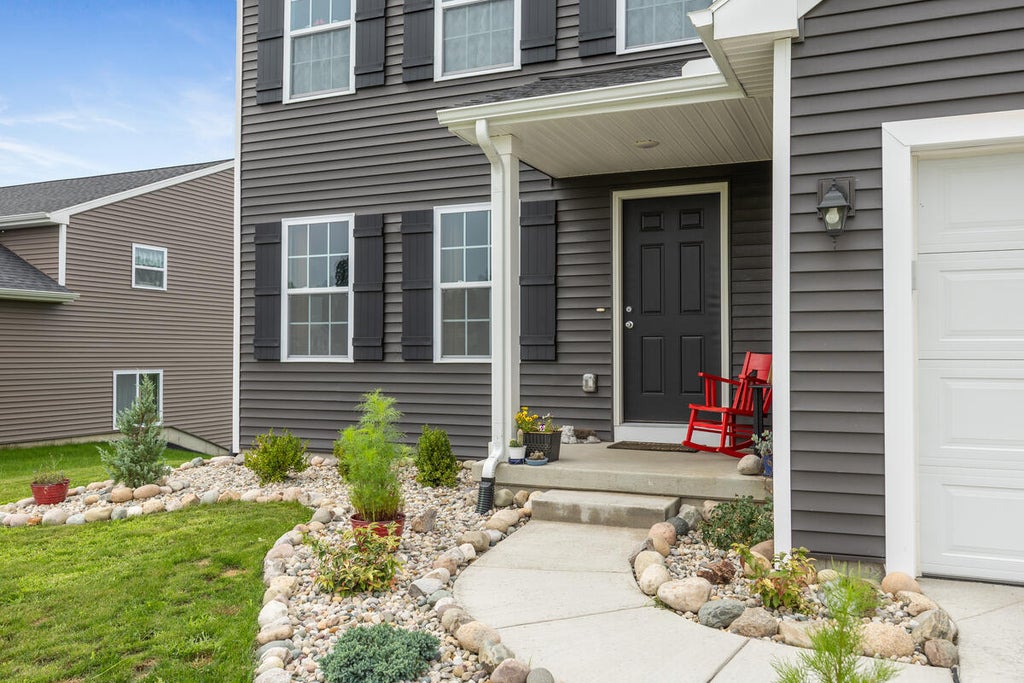 Photo of 13662 Oasis Avenue, Holland, MI 49424 (MLS # 26042736)