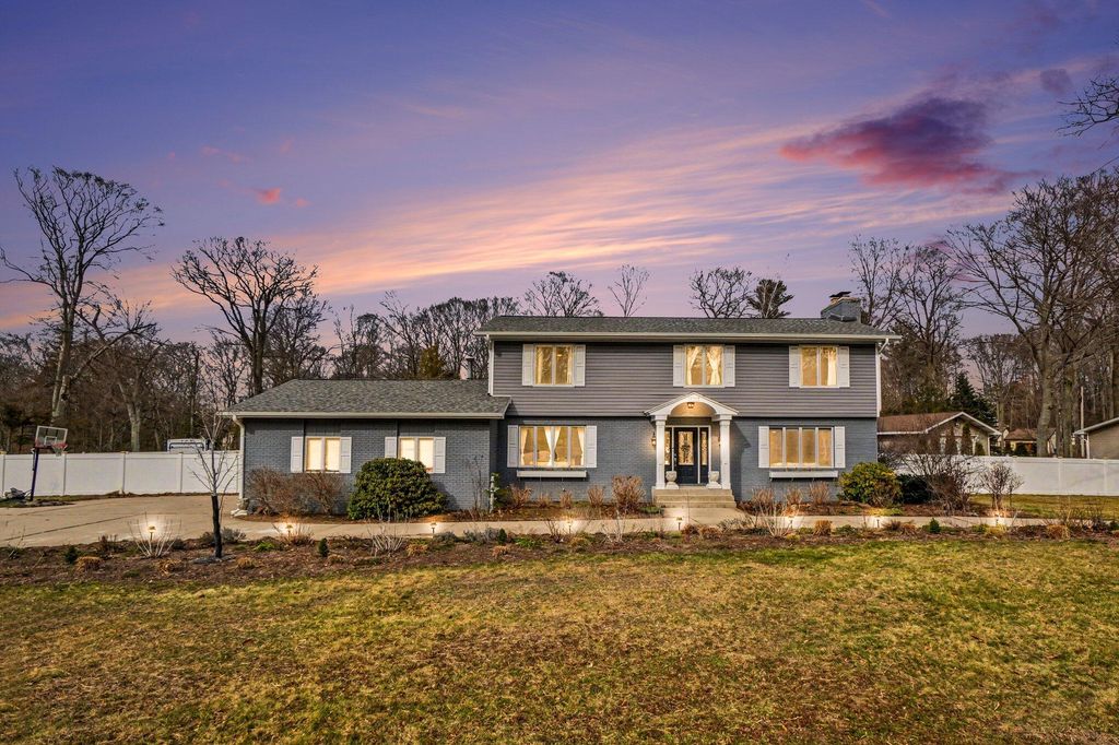 Photo of 17317 Ferris Street, Grand Haven, MI 49417 (MLS # 26012083)