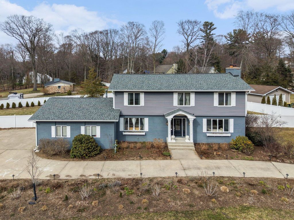 Photo of 17317 Ferris Street, Grand Haven, MI 49417 (MLS # 26012083)