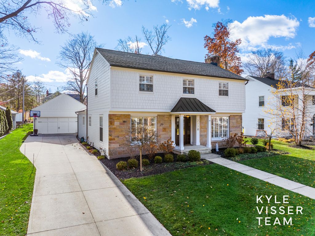 Photo of 2730 Oakwood Drive SE, East Grand Rapids, MI 49506 (MLS # 25058745)