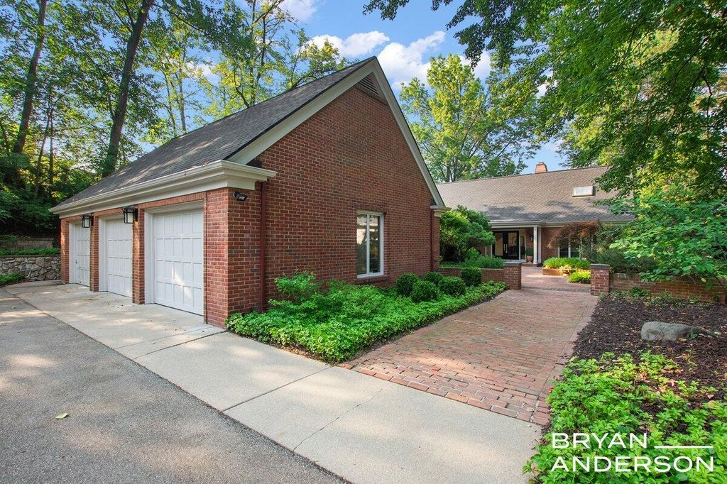 Photo of 3150 Manhattan Lane SE, East Grand Rapids, MI 49506 (MLS # 26007043)