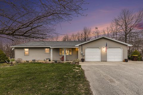 411 E Lake Street, Sand Lake, MI 49343 - MLS#: 25016301