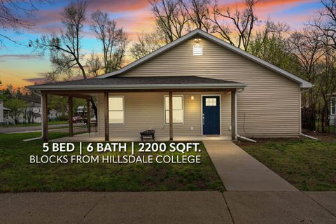 Photo of 91 Union Street, Hillsdale, MI 49242 (MLS # 26016304)