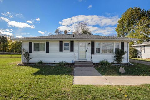 Photo of 2034 Union Avenue, Benton Harbor, MI 49022 (MLS # 25056756)