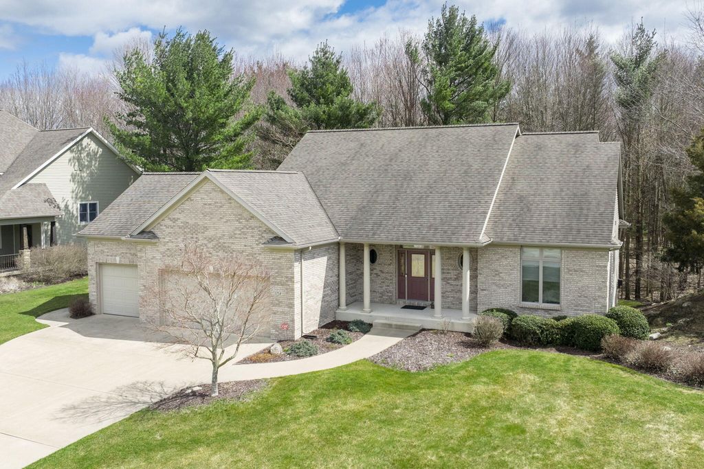 Photo of 13752 Cottage Drive, Grand Haven, MI 49417 (MLS # 24021120)