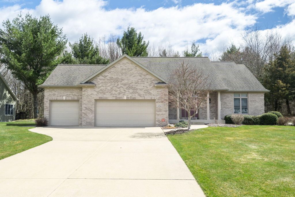 Photo of 13752 Cottage Drive, Grand Haven, MI 49417 (MLS # 24021120)