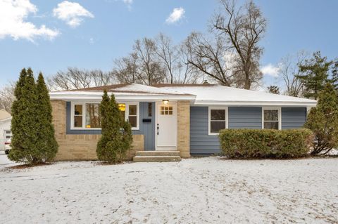 Photo of 1618 Adams Street SE, Grand Rapids, MI 49506 (MLS # 26002098)