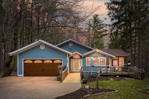 Photo of 9995 Community Hall Road, Union Pier, MI 49129 (MLS # 26012141)