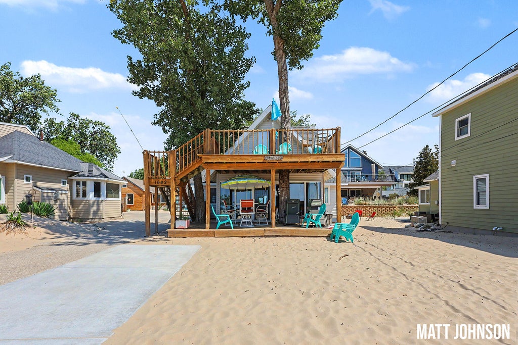 Photo of 1682 Beach Street, Muskegon, MI 49441 (MLS # 26045837)