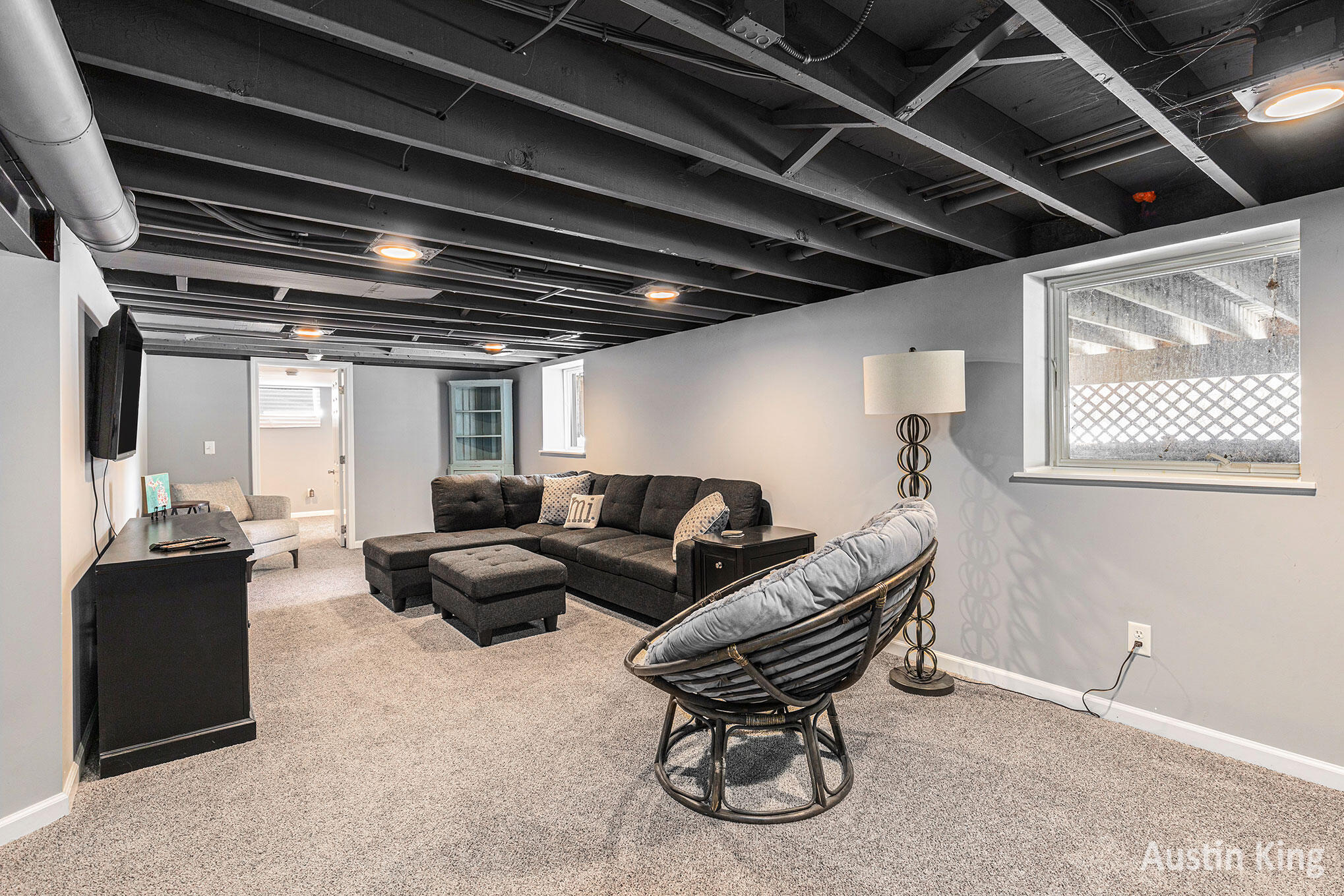 Belmont, Michigan 49306, United States, 4 Bedrooms Bedrooms, ,3 BathroomsBathrooms,Residential,Pending,1760