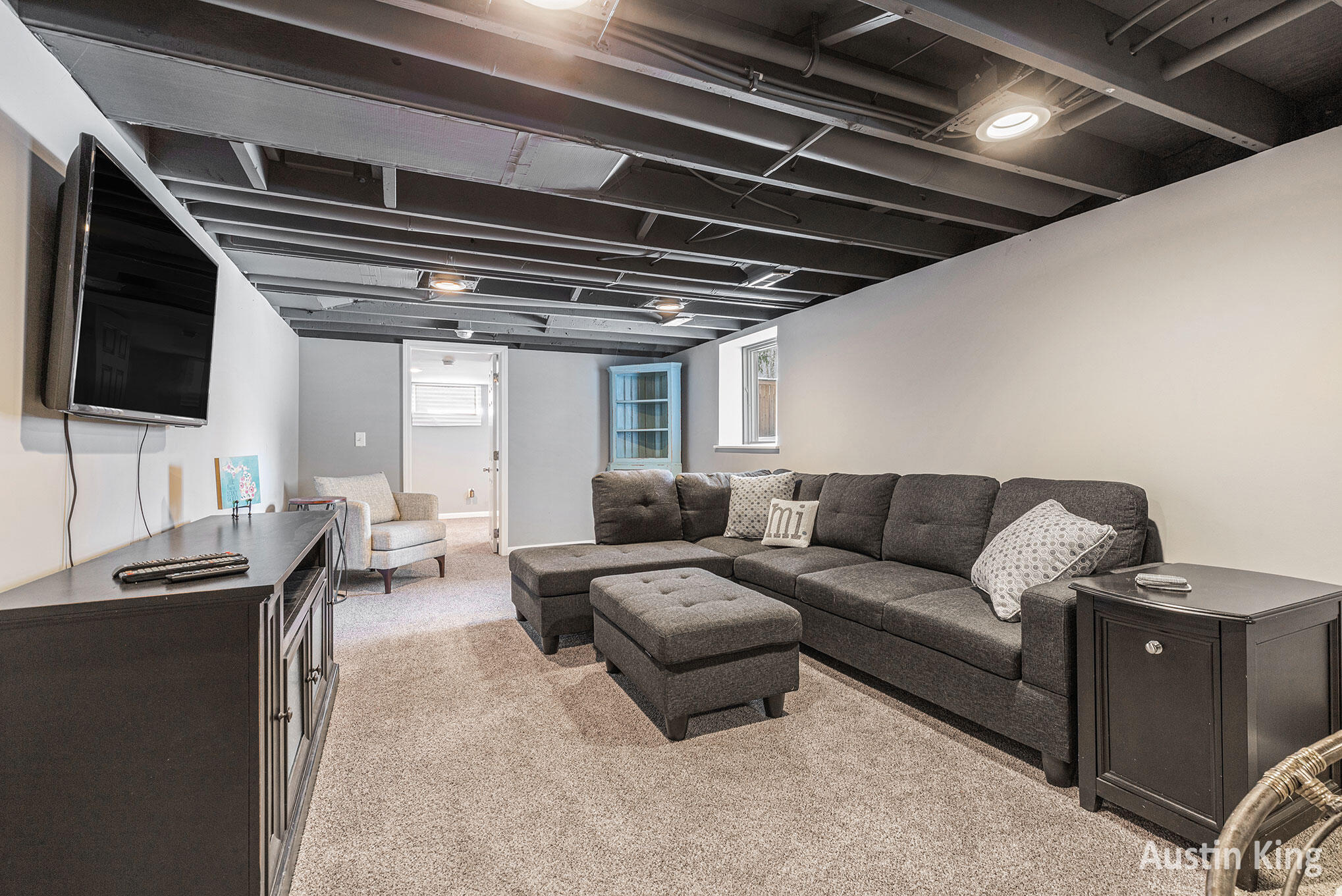 Belmont, Michigan 49306, United States, 4 Bedrooms Bedrooms, ,3 BathroomsBathrooms,Residential,Pending,1760