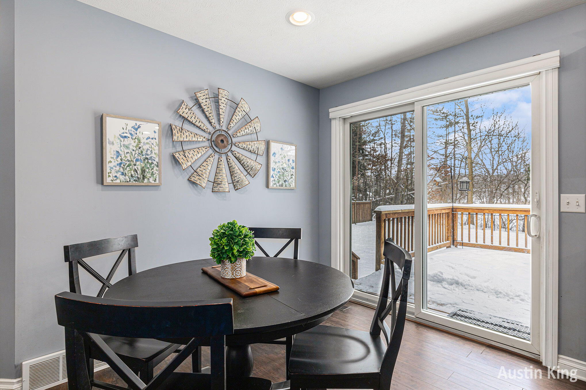 Belmont, Michigan 49306, United States, 4 Bedrooms Bedrooms, ,3 BathroomsBathrooms,Residential,Pending,1760