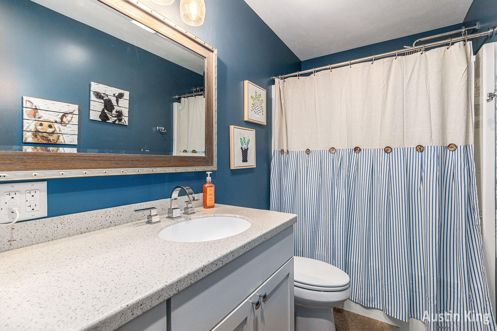 Belmont, Michigan 49306, United States, 4 Bedrooms Bedrooms, ,3 BathroomsBathrooms,Residential,Pending,1760