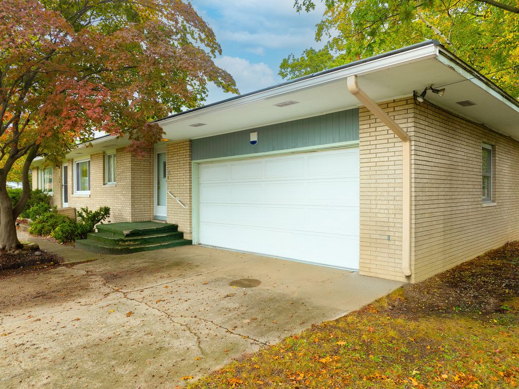 Photo of 1790 Evanston Avenue, Muskegon, MI 49442 (MLS # 25055818)