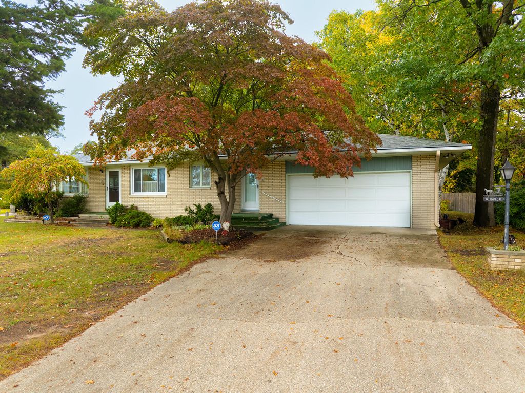 Photo of 1790 Evanston Avenue, Muskegon, MI 49442 (MLS # 25055818)