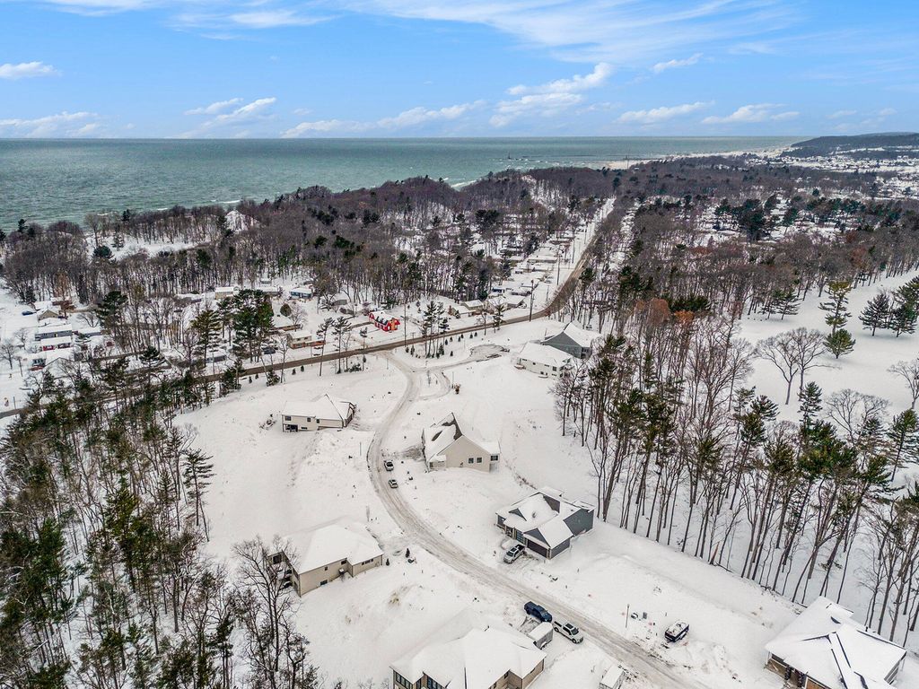 Photo of 2897 Duneside Trail, Muskegon, MI 49441 (MLS # 25061577)