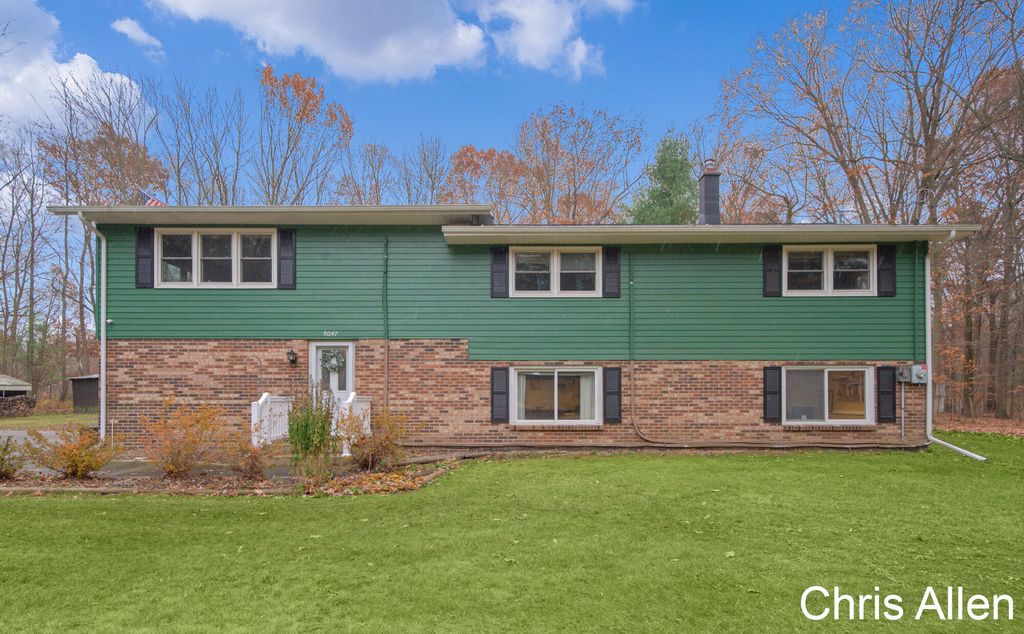 Photo of 9047 Algoma Avenue NE, Rockford, MI 49341 (MLS # 25059179)