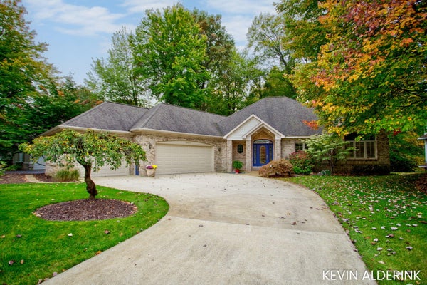 14688 CREEK EDGE DR, HOLLAND, MI 49424 - Image 9ad0b7a6759700facbf82f767bfbb8ca/3285172601