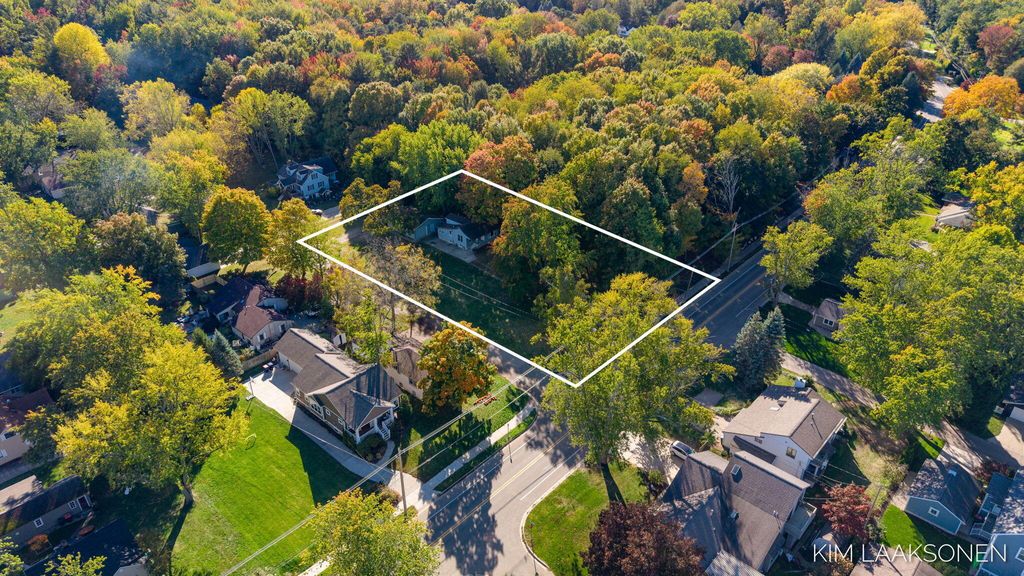 Photo of 1340 South Shore Drive, Holland, MI 49423 (MLS # 25054796)