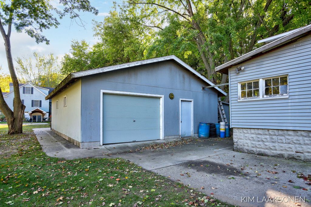 Photo of 1340 South Shore Drive, Holland, MI 49423 (MLS # 25054796)