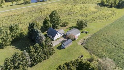 Photo of 19785 S Lakeside Road, New Buffalo, MI 49117 (MLS # 25045019)