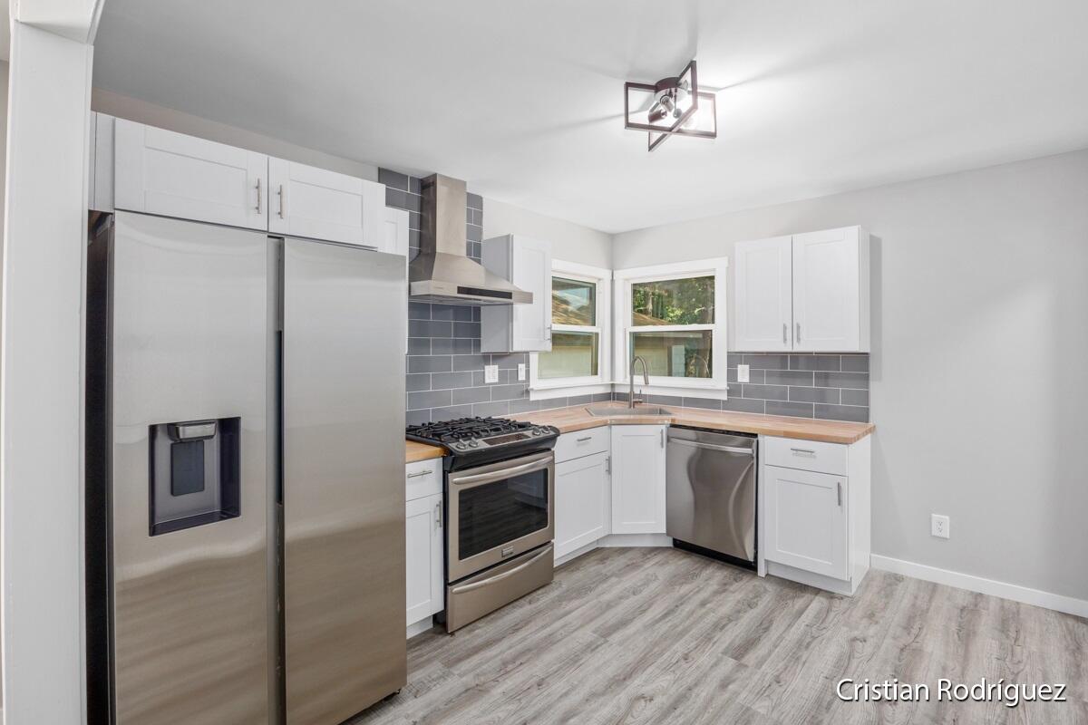 Photo 9 of 19 of 4832 Aleda Avenue SE house