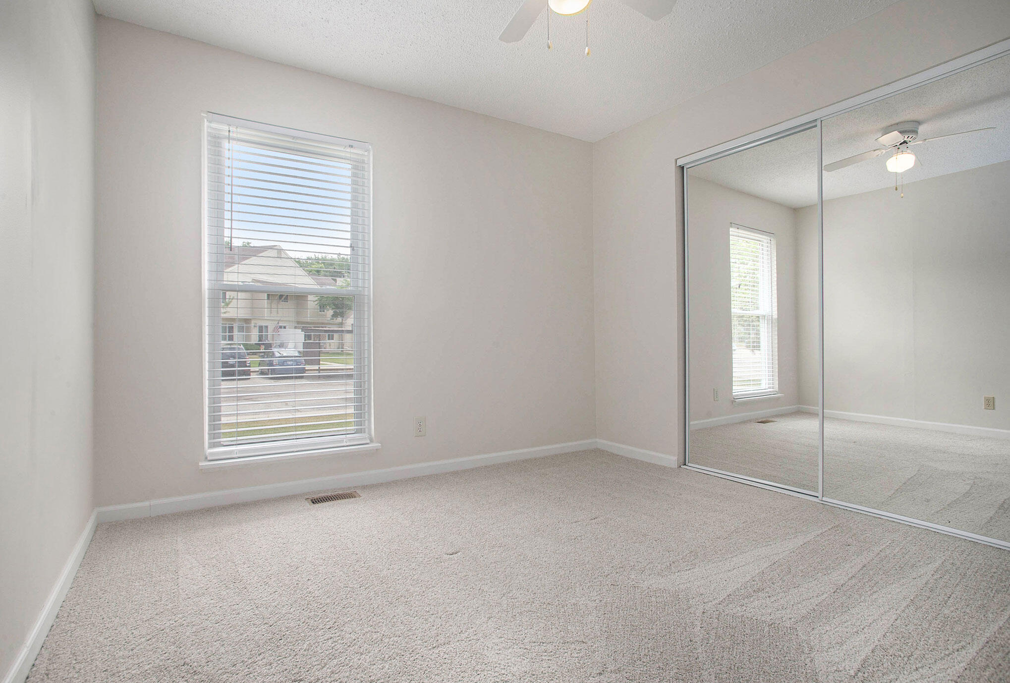 Portage, Michigan 49024, United States, 2 Bedrooms Bedrooms, ,2 BathroomsBathrooms,Residential,Active,196960