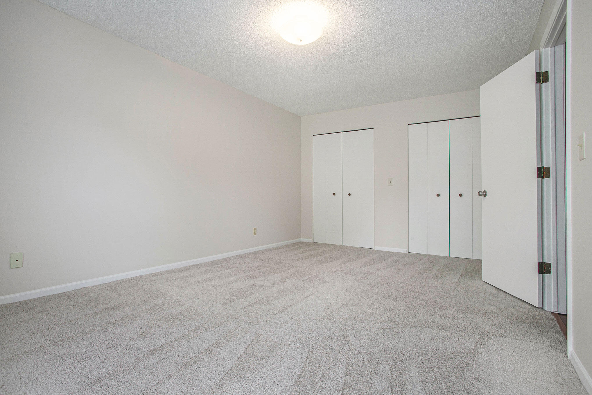 Portage, Michigan 49024, United States, 2 Bedrooms Bedrooms, ,2 BathroomsBathrooms,Residential,Active,196960