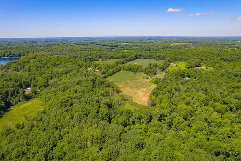1936 E Clear Lake Road Buchanan MI 49107