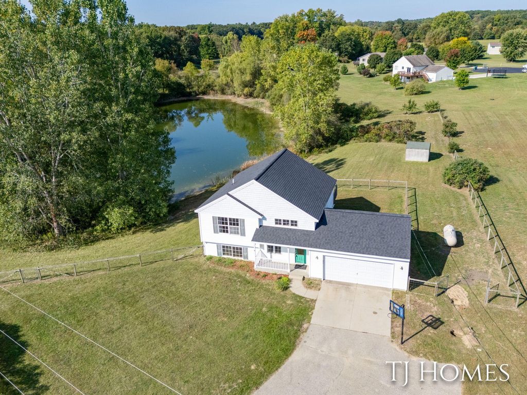 Photo of 10525 Edgerton Avenue NE, Rockford, MI 49341 (MLS # 25048889)