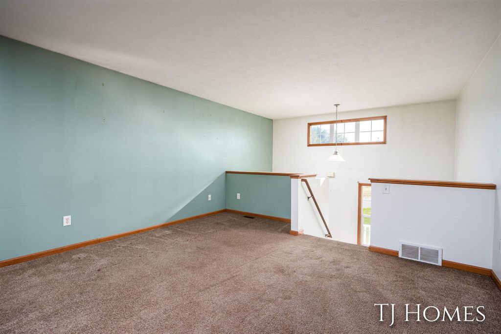 Photo of 10525 Edgerton Avenue NE, Rockford, MI 49341 (MLS # 25048889)