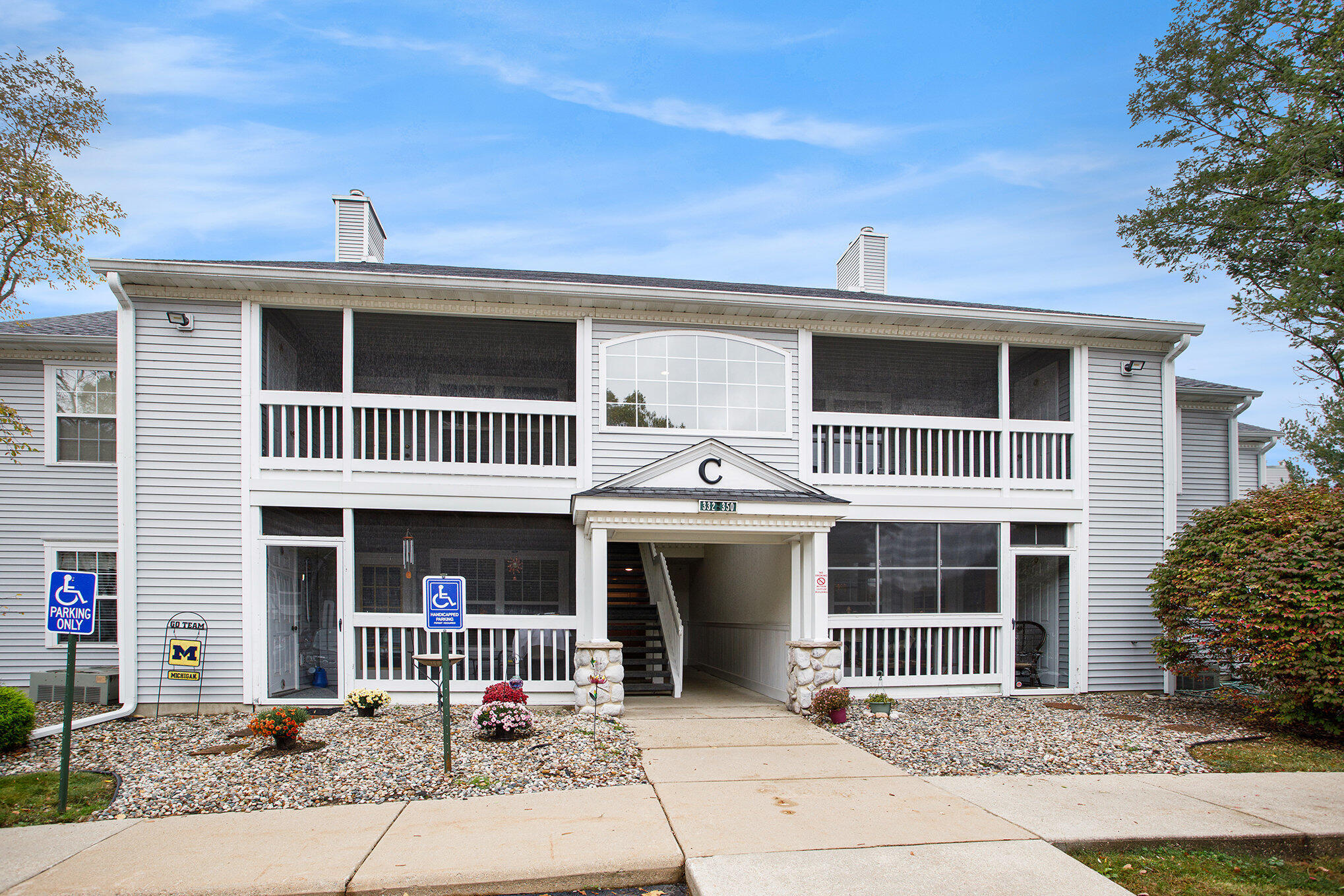 Marshall, Michigan 49068, United States, 2 Bedrooms Bedrooms, ,2 BathroomsBathrooms,Residential,Pending,38810