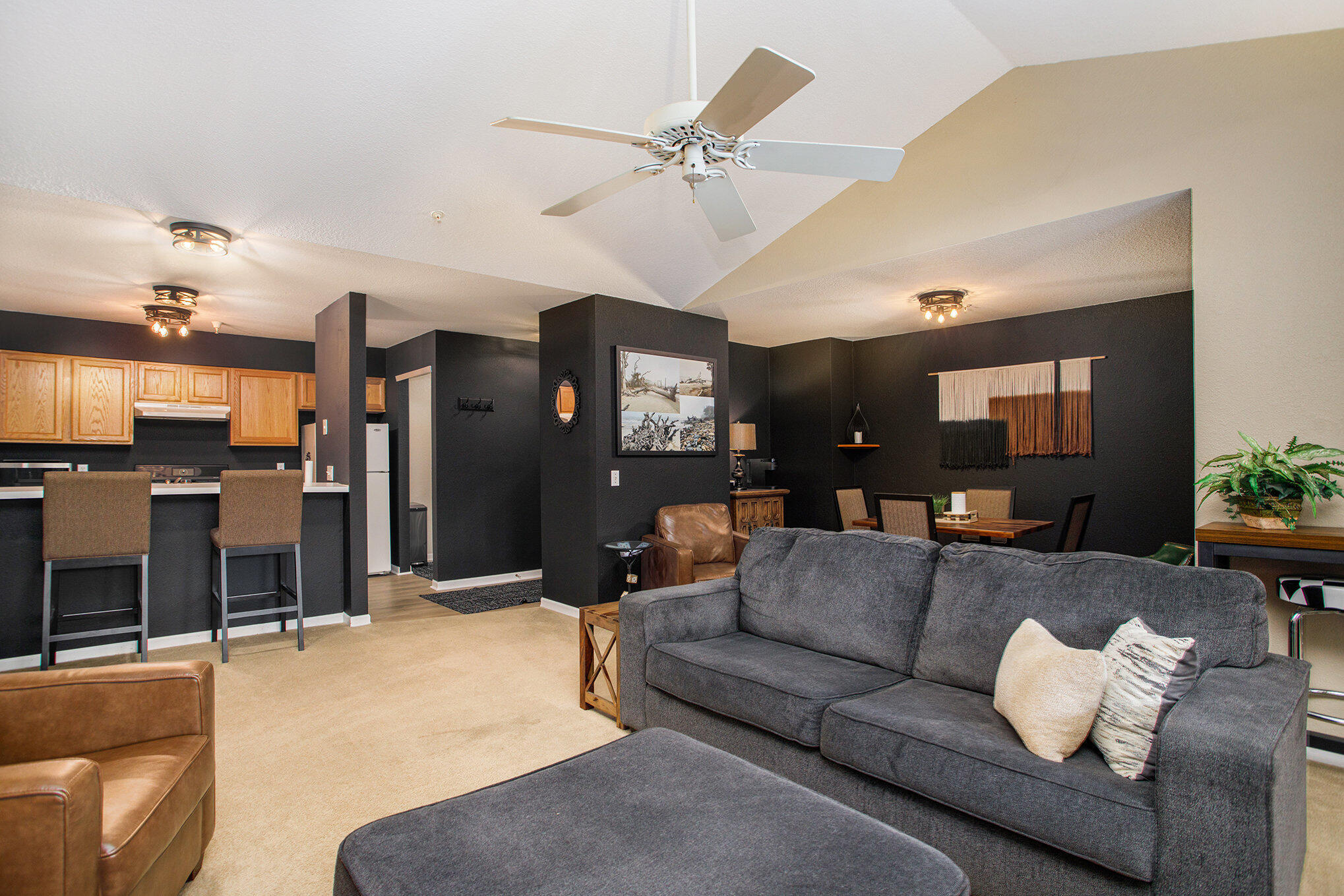 Marshall, Michigan 49068, United States, 2 Bedrooms Bedrooms, ,2 BathroomsBathrooms,Residential,Pending,38810