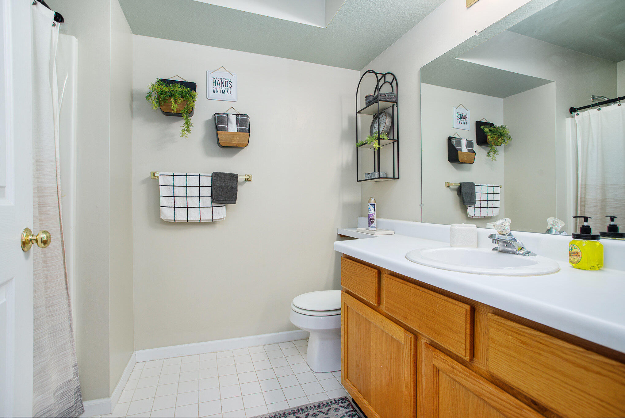 Marshall, Michigan 49068, United States, 2 Bedrooms Bedrooms, ,2 BathroomsBathrooms,Residential,Pending,38810