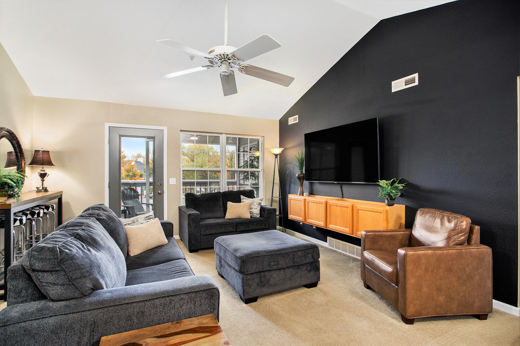 Marshall, Michigan 49068, United States, 2 Bedrooms Bedrooms, ,2 BathroomsBathrooms,Residential,Pending,38810