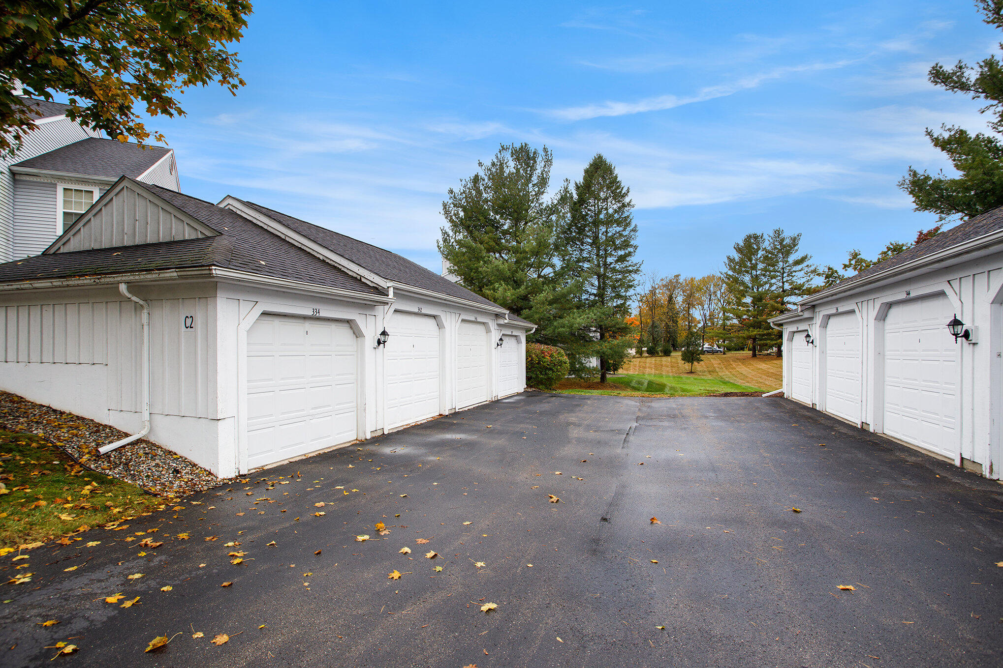 Marshall, Michigan 49068, United States, 2 Bedrooms Bedrooms, ,2 BathroomsBathrooms,Residential,Pending,38810