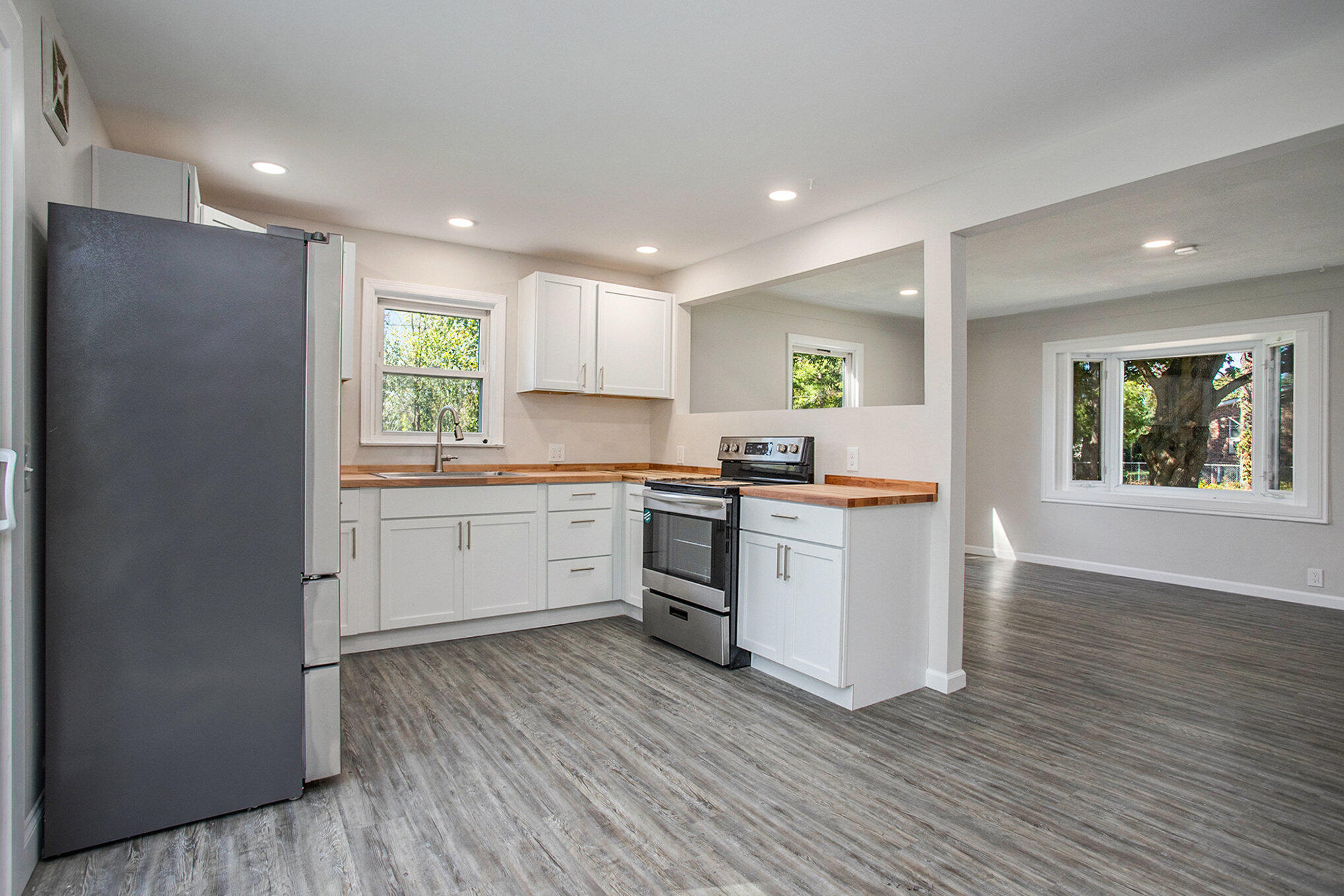 Portage, Michigan 49002, United States, 2 Bedrooms Bedrooms, ,1 BathroomBathrooms,Residential,Active,225778