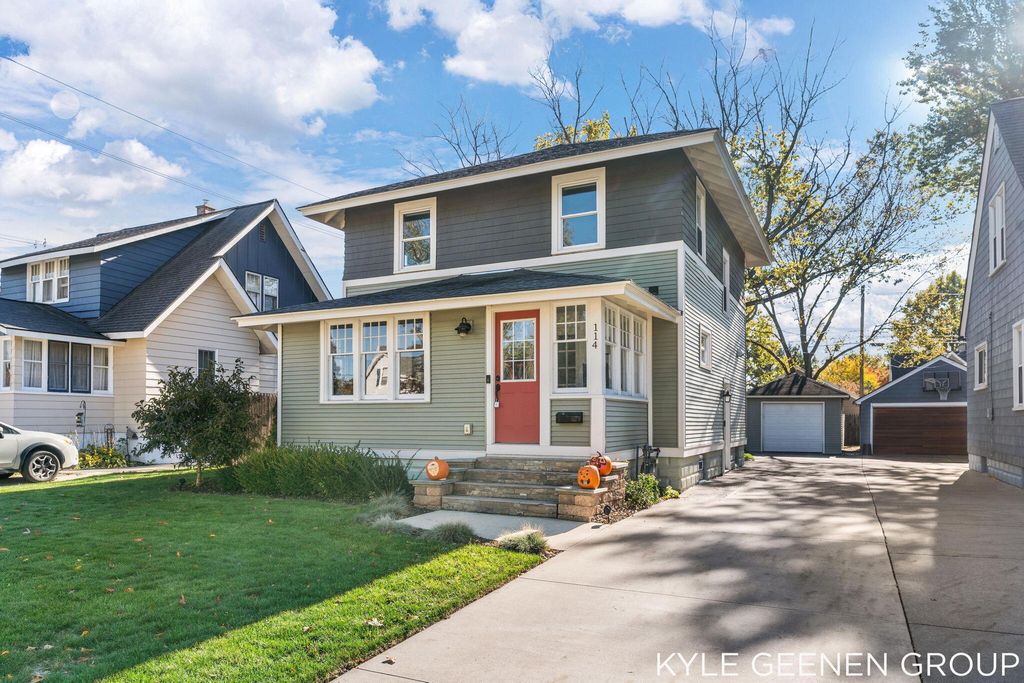 Photo of 114 W 20th Street, Holland, MI 49423 (MLS # 25056326)